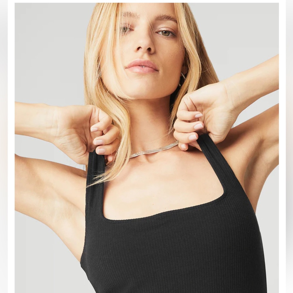 ALO Ribbed Minimalist Tank